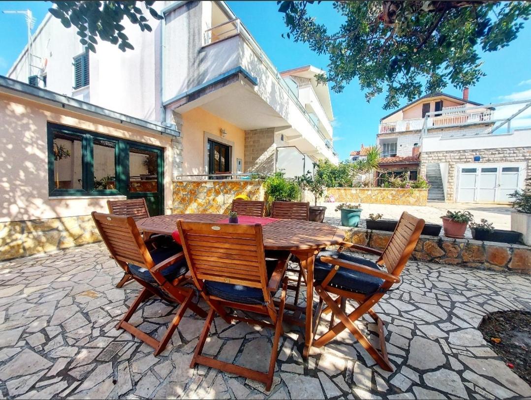Apartments Ivana Loviste Exterior photo