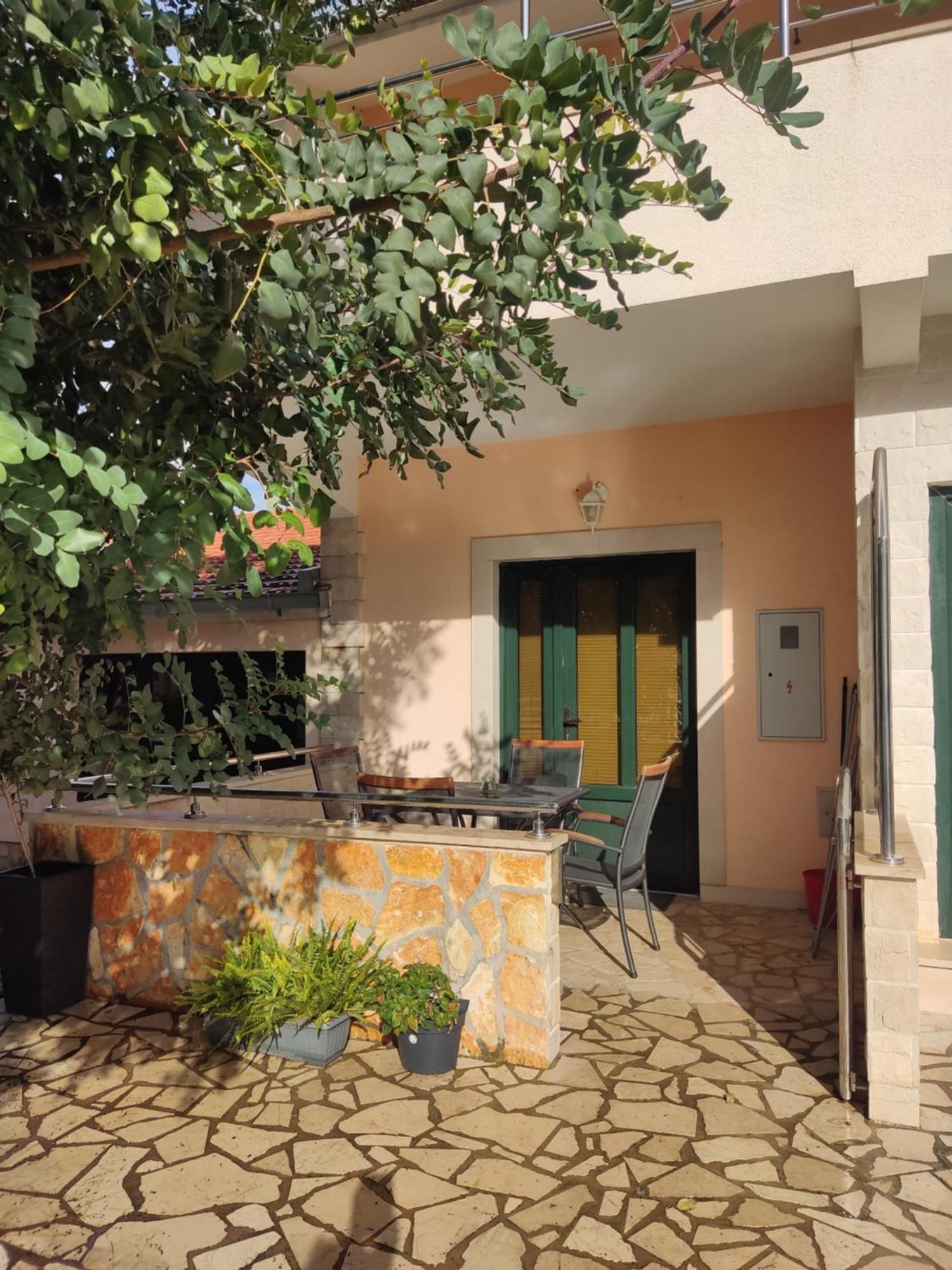 Apartments Ivana Loviste Exterior photo