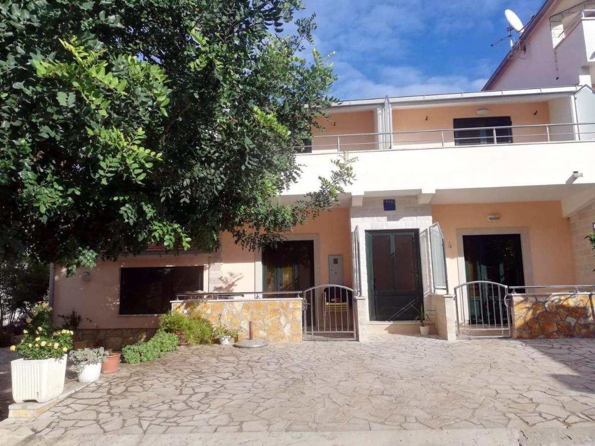 Apartments Ivana Loviste Exterior photo